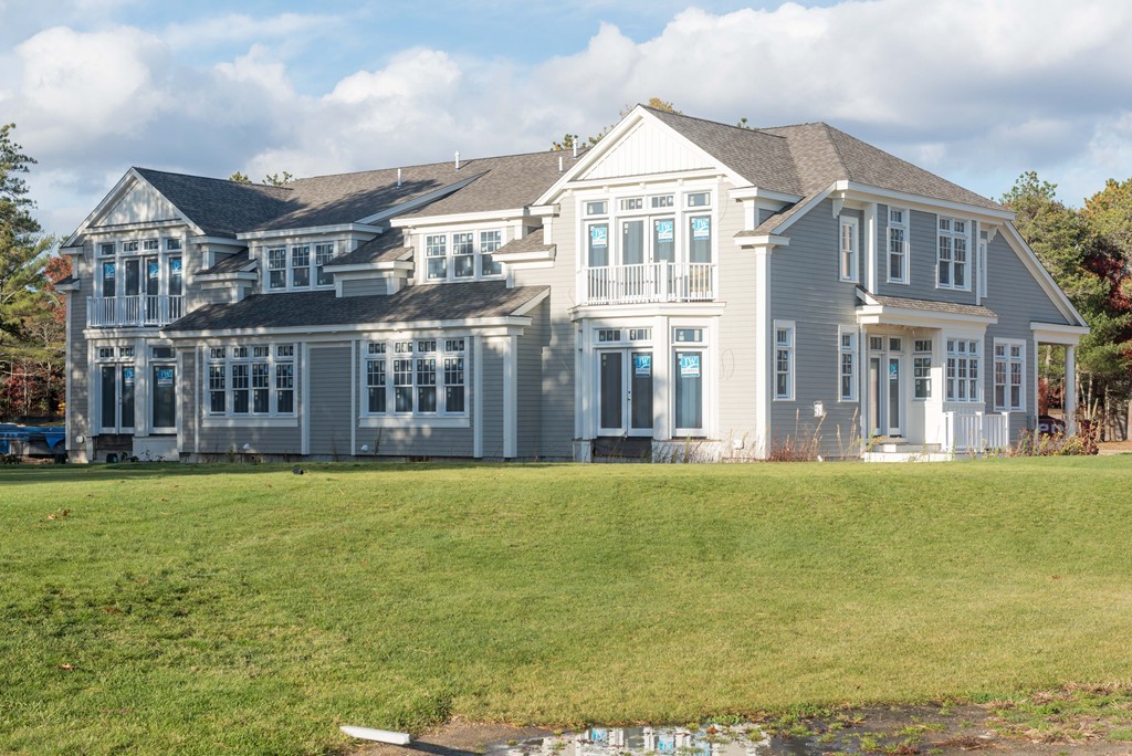 38 Simons Road, Unit A Mashpee, MA 02649 - Photo 4 of 19 Gallery Image 4