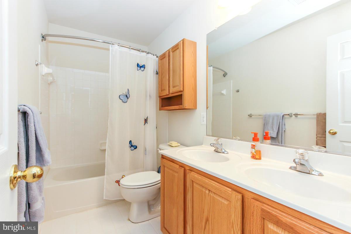 23113 Persimmon Ridge Road Clarksburg, MD 20871 - Photo 21 of 30 Bath