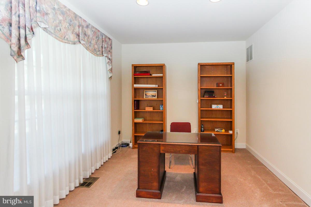 23113 Persimmon Ridge Road Clarksburg, MD 20871 - Photo 4 of 30 Interior (General)