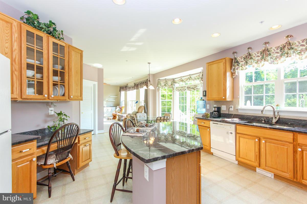 23113 Persimmon Ridge Road Clarksburg, MD 20871 - Photo 9 of 30 Kitchen