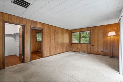 $230,000 | 626 Greenbriar Lane, Lindenhurst, IL 60046