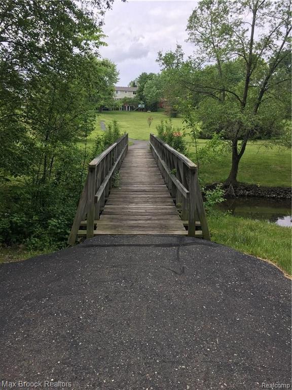 35906 Smithfield Road Farmington, MI 48335 - Photo 10 of 38