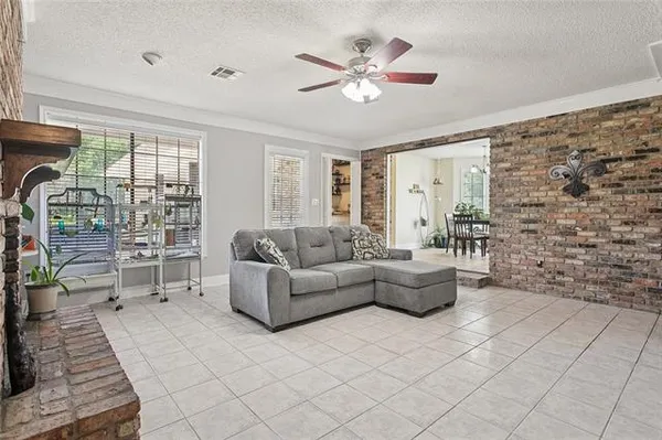 $369,000 | 202 Woodbridge Boulevard, Hammond, LA 70401