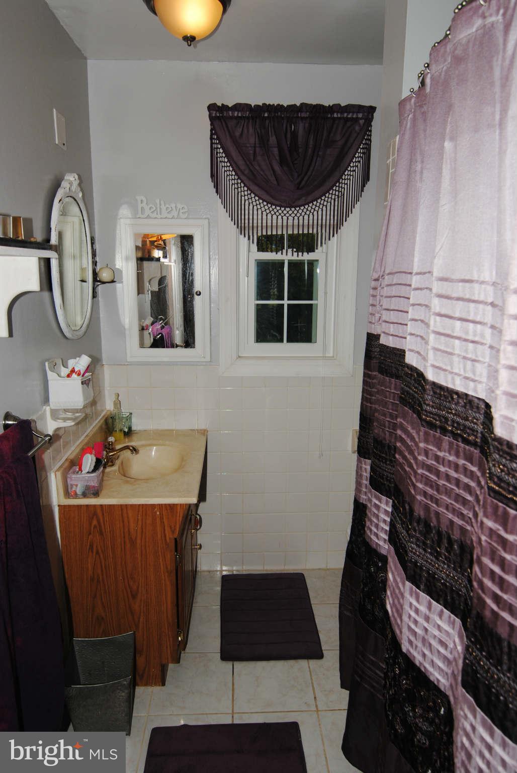 6914 Gilbert Street Springfield, VA 22150 - Photo 15 of 16 Bath