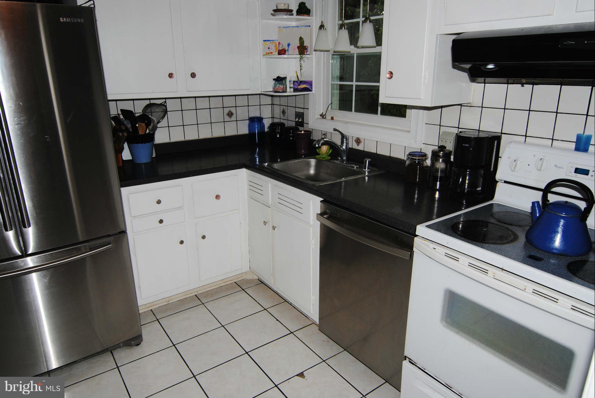 6914 Gilbert Street Springfield, VA 22150 - Photo 8 of 16 Kitchen