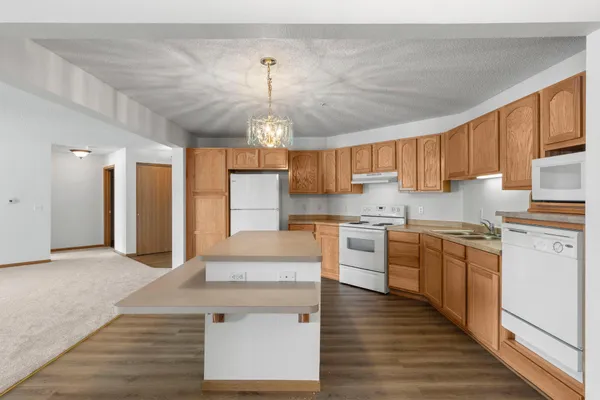 $70,000 | 2155 6th Lane Southeast, Unit 101, Cambridge, MN 55008