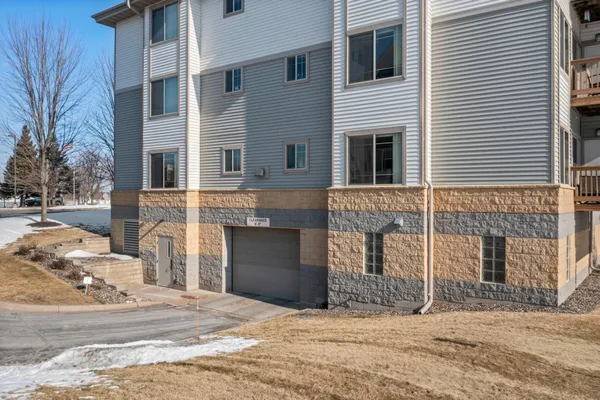 $70,000 | 2155 6th Lane Southeast, Unit 101, Cambridge, MN 55008