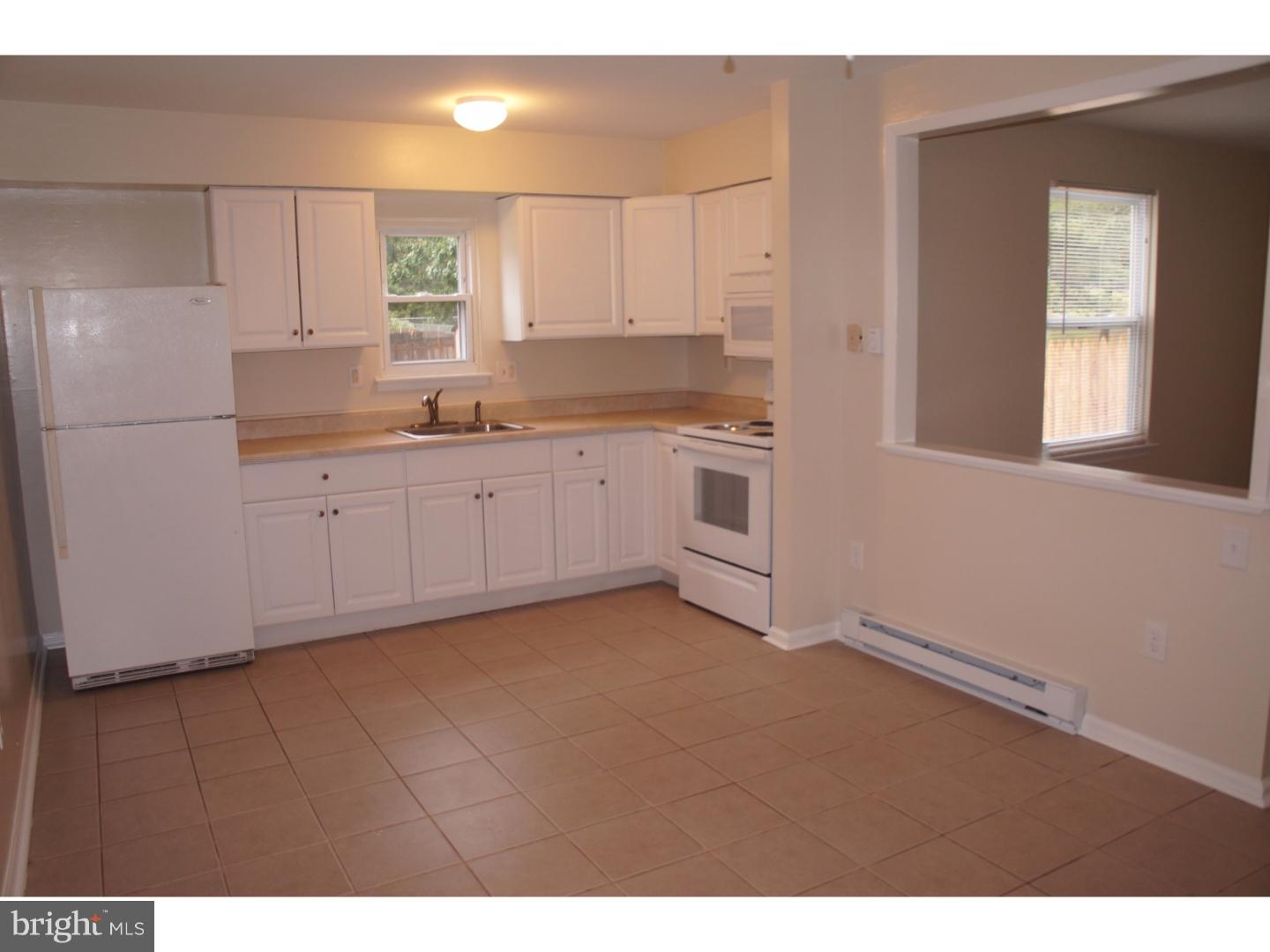 85 Berkshire Road Sicklerville, NJ 08081 - Photo 2 of 16 Gallery Image 2