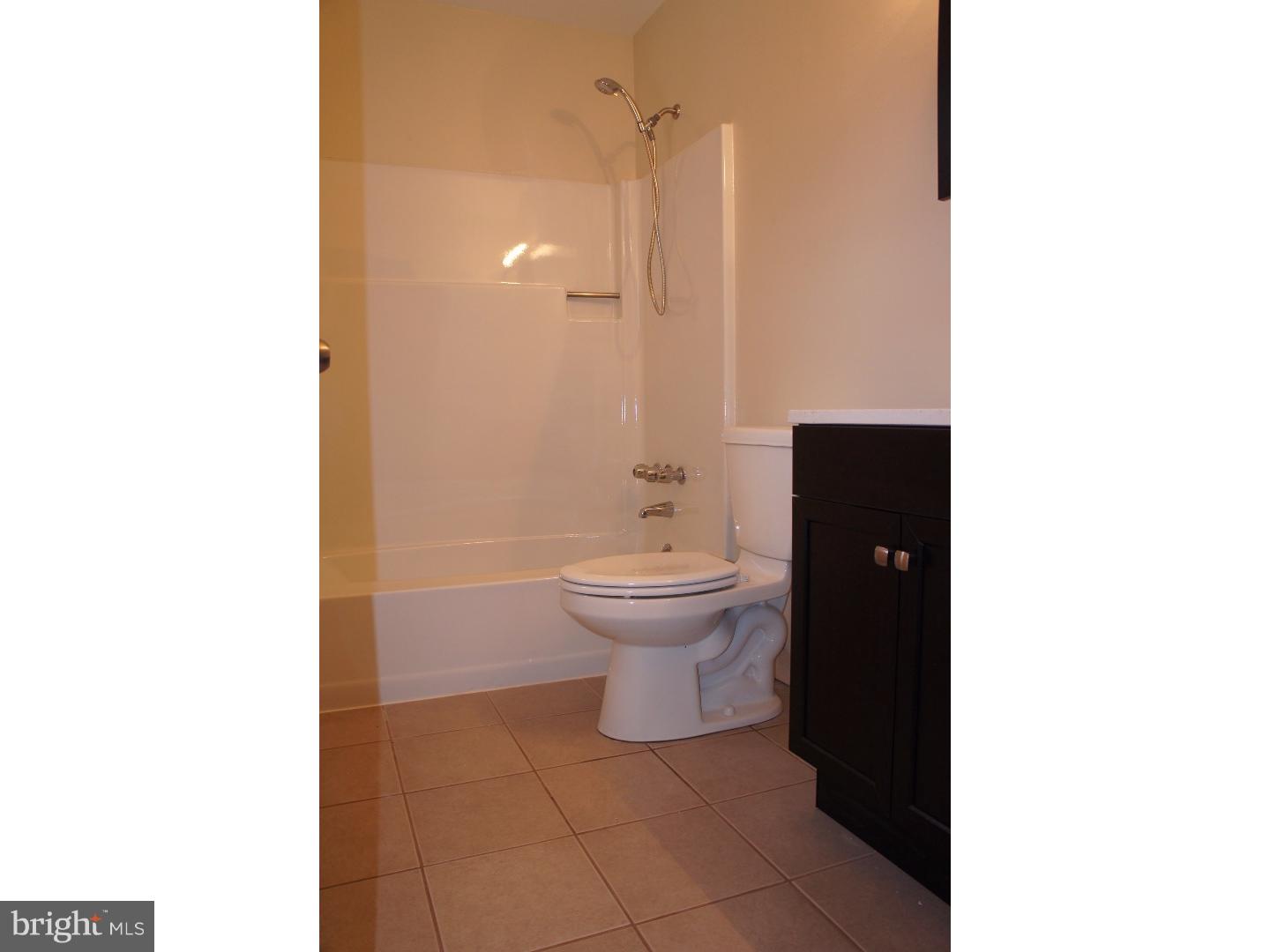 85 Berkshire Road Sicklerville, NJ 08081 - Photo 8 of 16 Gallery Image 8