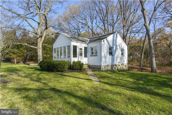 1419 Tar Point Road Pasadena, MD 21122 - Photo 2 of 16 Exterior (Front)