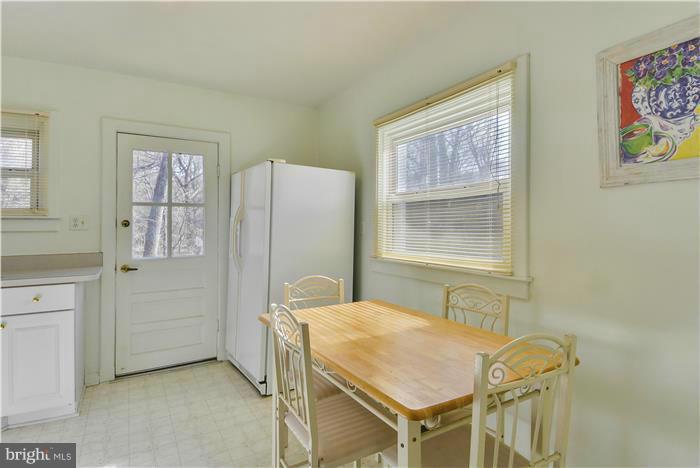 1419 Tar Point Road Pasadena, MD 21122 - Photo 5 of 16 Kitchen