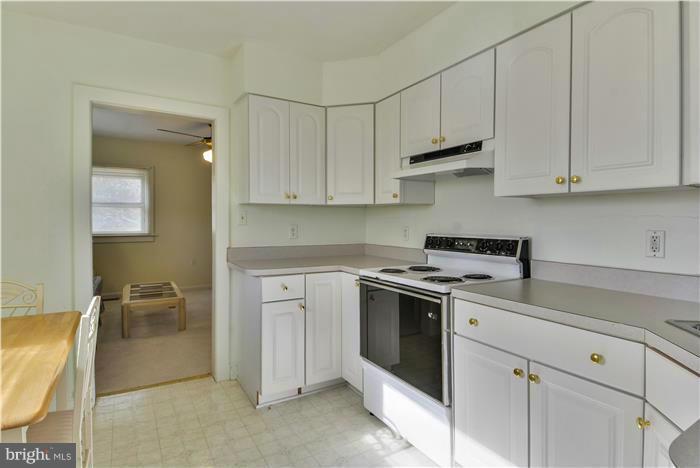 1419 Tar Point Road Pasadena, MD 21122 - Photo 7 of 16 Kitchen