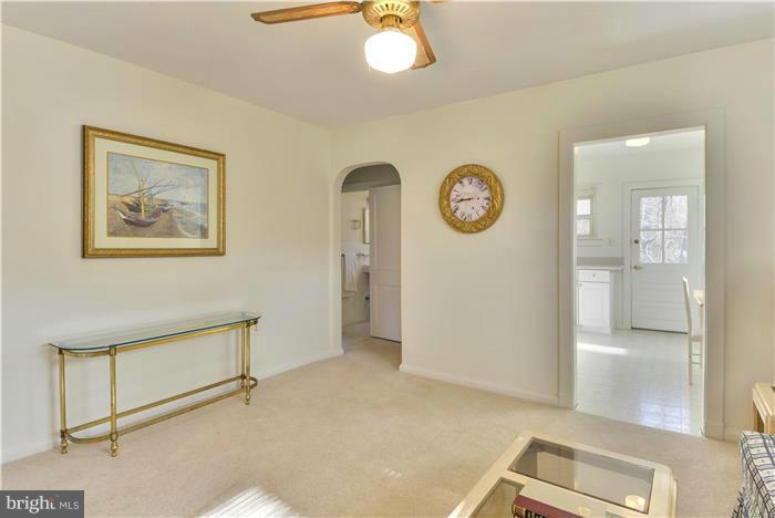 1419 Tar Point Road Pasadena, MD 21122 - Photo 8 of 16 Interior (General)