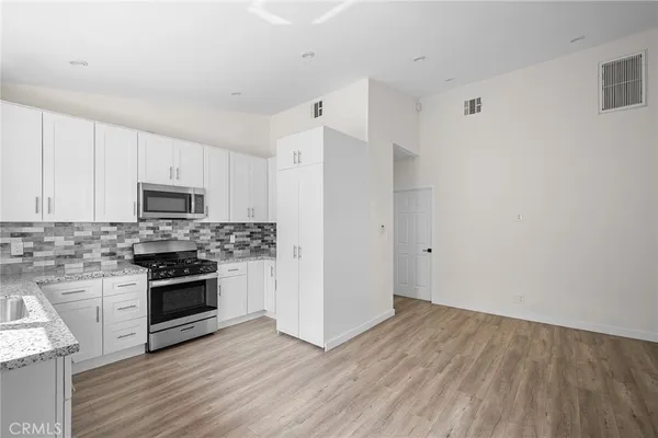 $2,000 | 10321 Sherman Grove Avenue, Sunland, CA 91040