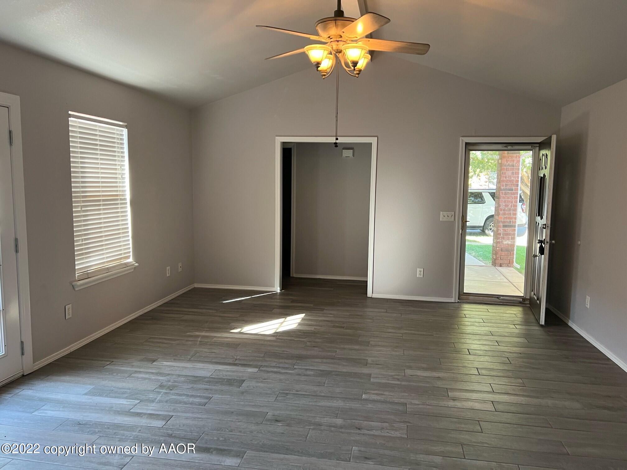3617 South Mirror Street Amarillo, TX 79118 - Photo 2 of 11 living rm