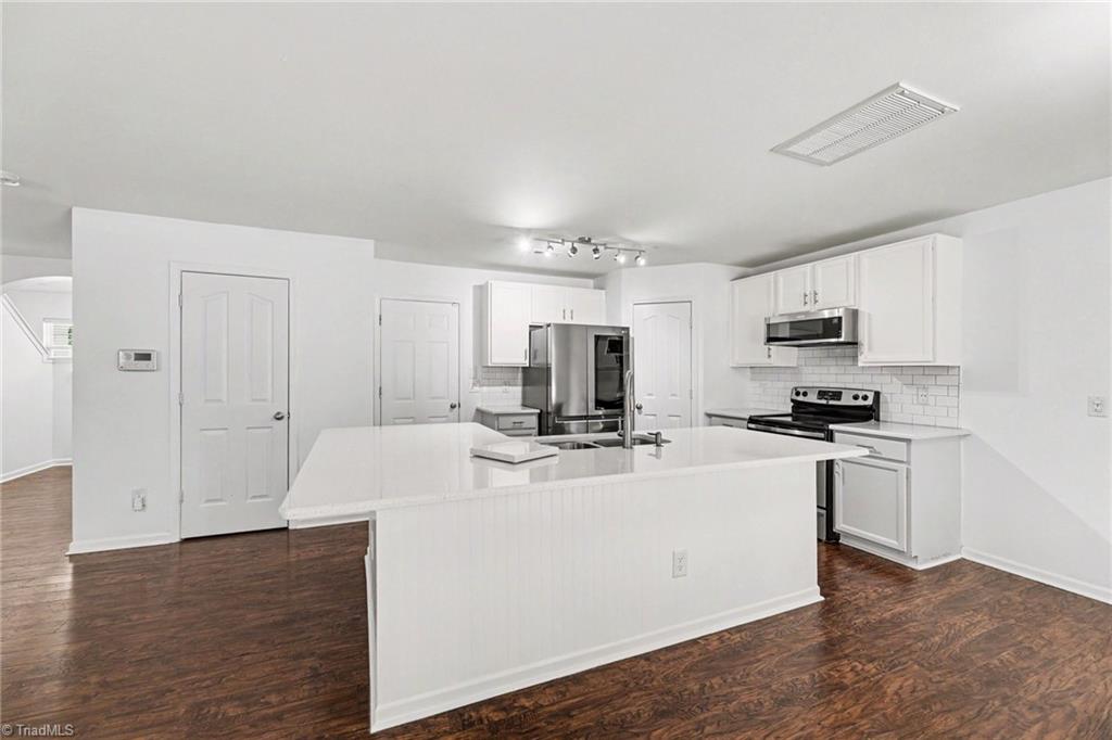 6739 Maize Drive High Point, NC 27265 - Photo 10 of 32