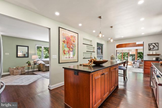 $1,410,573 | 3758 30th Road North, Arlington, VA 22207