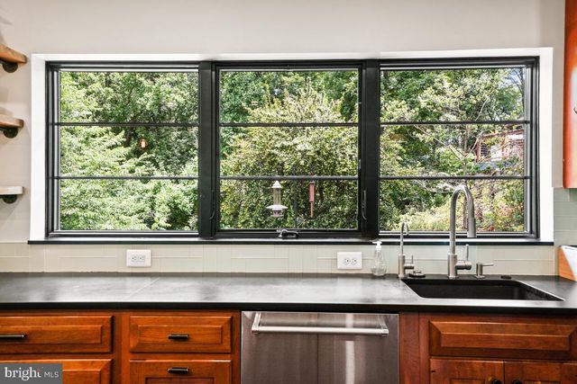 $1,410,573 | 3758 30th Road North, Arlington, VA 22207