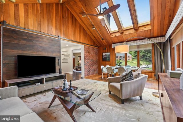 $1,410,573 | 3758 30th Road North, Arlington, VA 22207