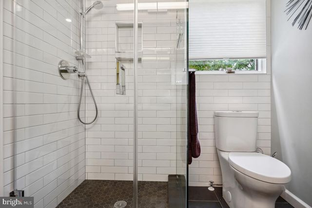 $1,410,573 | 3758 30th Road North, Arlington, VA 22207