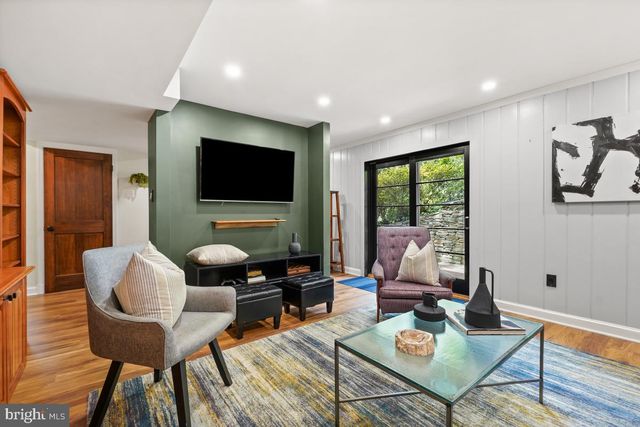 $1,410,573 | 3758 30th Road North, Arlington, VA 22207