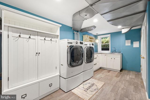 $1,410,573 | 3758 30th Road North, Arlington, VA 22207