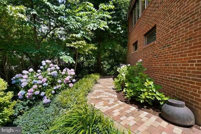 $1,410,573 | 3758 30th Road North, Arlington, VA 22207