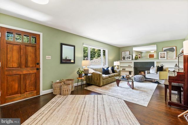 $1,410,573 | 3758 30th Road North, Arlington, VA 22207