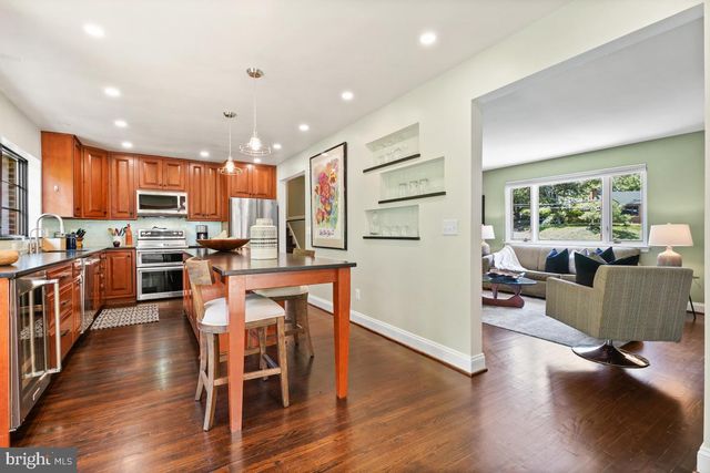 $1,410,573 | 3758 30th Road North, Arlington, VA 22207