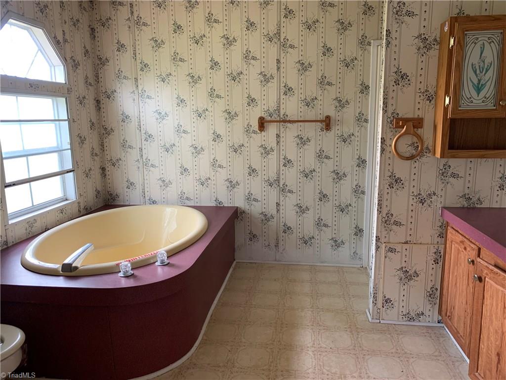 332 Michaels Road Mocksville, NC 27028 - Photo 7 of 14 Gallery Image 7