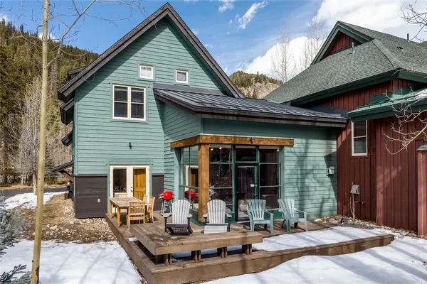 a view of residential houses with city view