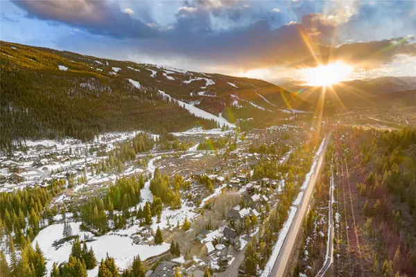 a view of a large building
