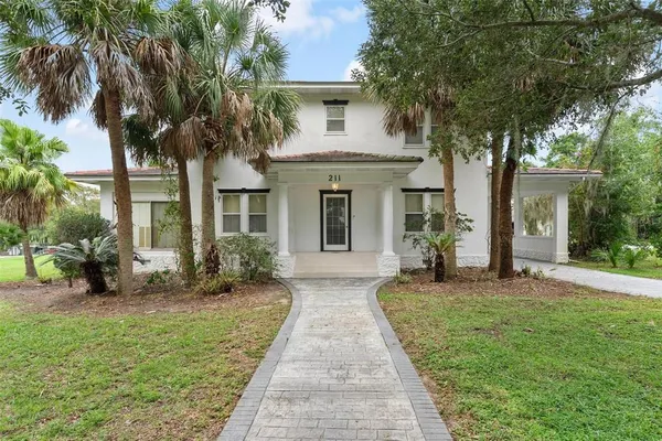 $575,000 | 211 South Central Avenue, Umatilla, FL 32784