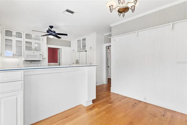 $575,000 | 211 South Central Avenue, Umatilla, FL 32784