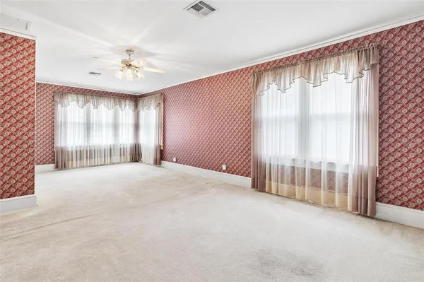 $575,000 | 211 South Central Avenue, Umatilla, FL 32784