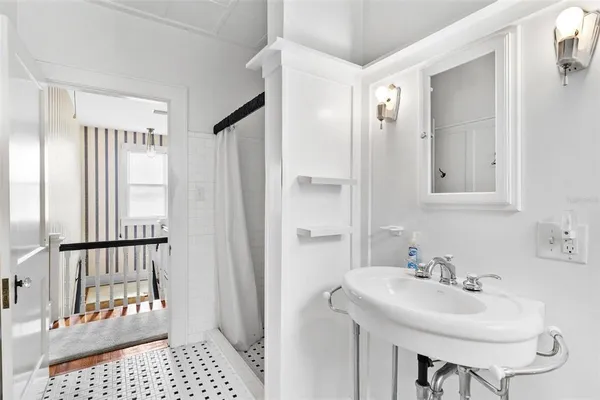 $575,000 | 211 South Central Avenue, Umatilla, FL 32784