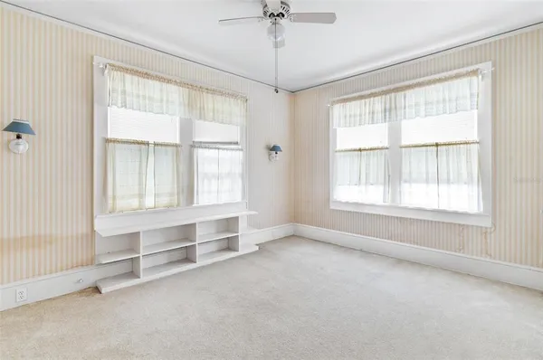 $575,000 | 211 South Central Avenue, Umatilla, FL 32784