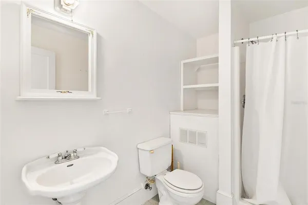 $575,000 | 211 South Central Avenue, Umatilla, FL 32784