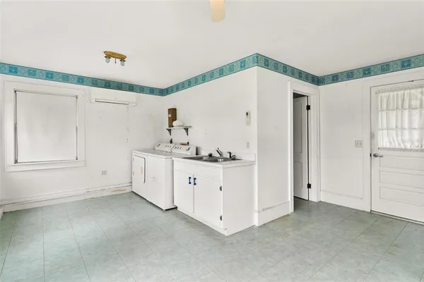 $575,000 | 211 South Central Avenue, Umatilla, FL 32784