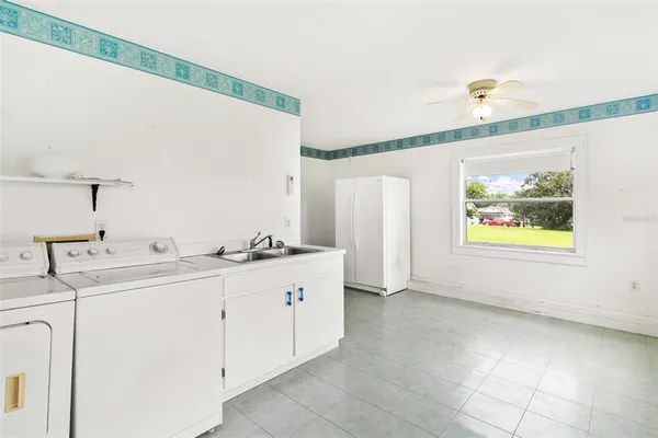 $575,000 | 211 South Central Avenue, Umatilla, FL 32784