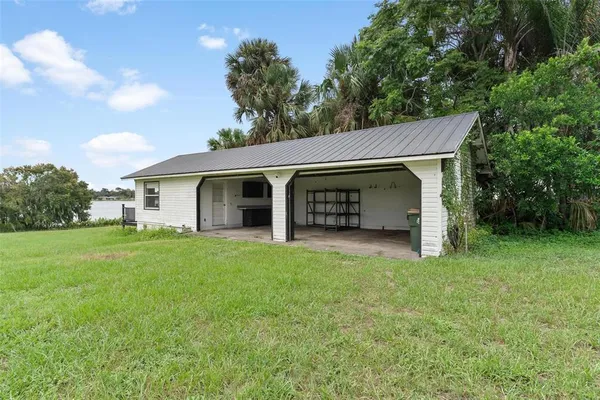 $575,000 | 211 South Central Avenue, Umatilla, FL 32784