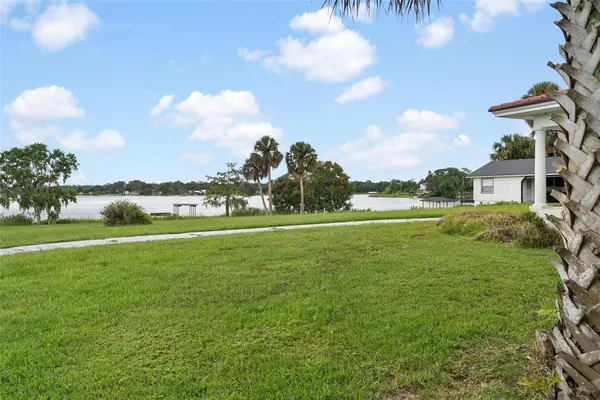 $575,000 | 211 South Central Avenue, Umatilla, FL 32784