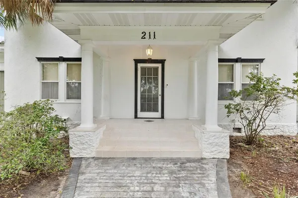 $575,000 | 211 South Central Avenue, Umatilla, FL 32784