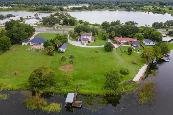 $575,000 | 211 South Central Avenue, Umatilla, FL 32784