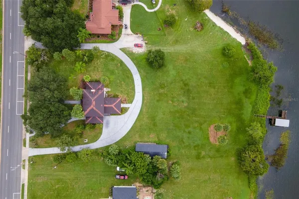 $575,000 | 211 South Central Avenue, Umatilla, FL 32784