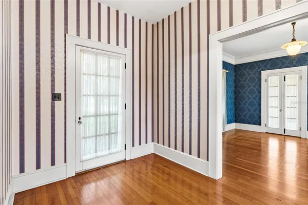 $575,000 | 211 South Central Avenue, Umatilla, FL 32784