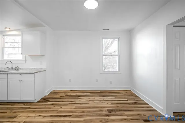 a view of empty room with window