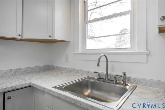 a close view of sink and tap