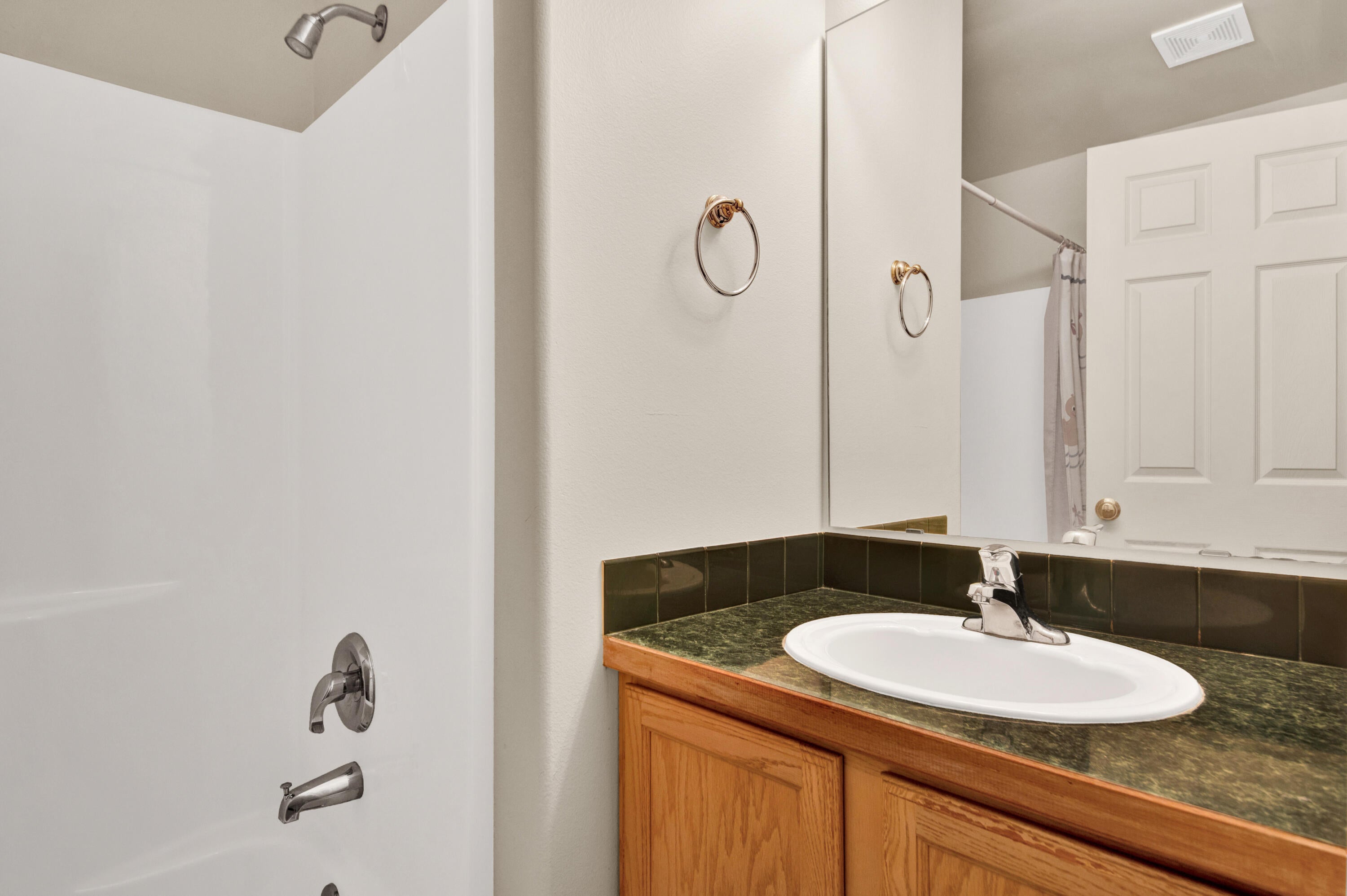 1531 Glacier Ridge Road Bend, OR 97701 - Photo 25 of 32 1531 NE Glacier Ridge Rd-21