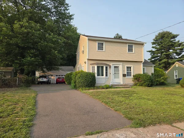 $300,000 | 40 Suffolk Drive, East Hartford, CT 06118